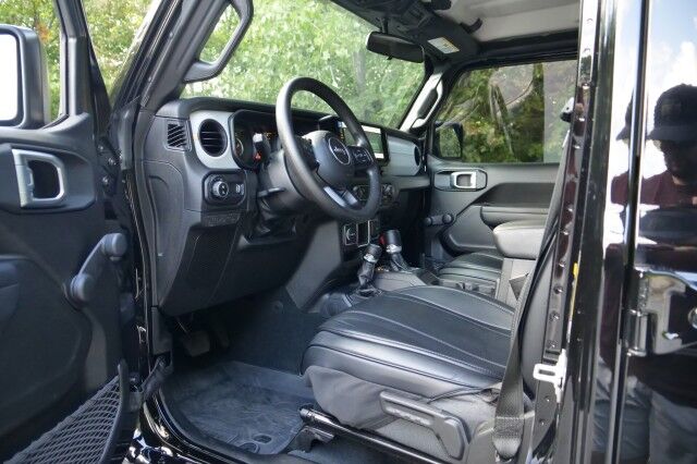 2024 Jeep Gladiator Sport 4X4 / Wheels & Tires Upgrade / Leather Seating! High Point NC