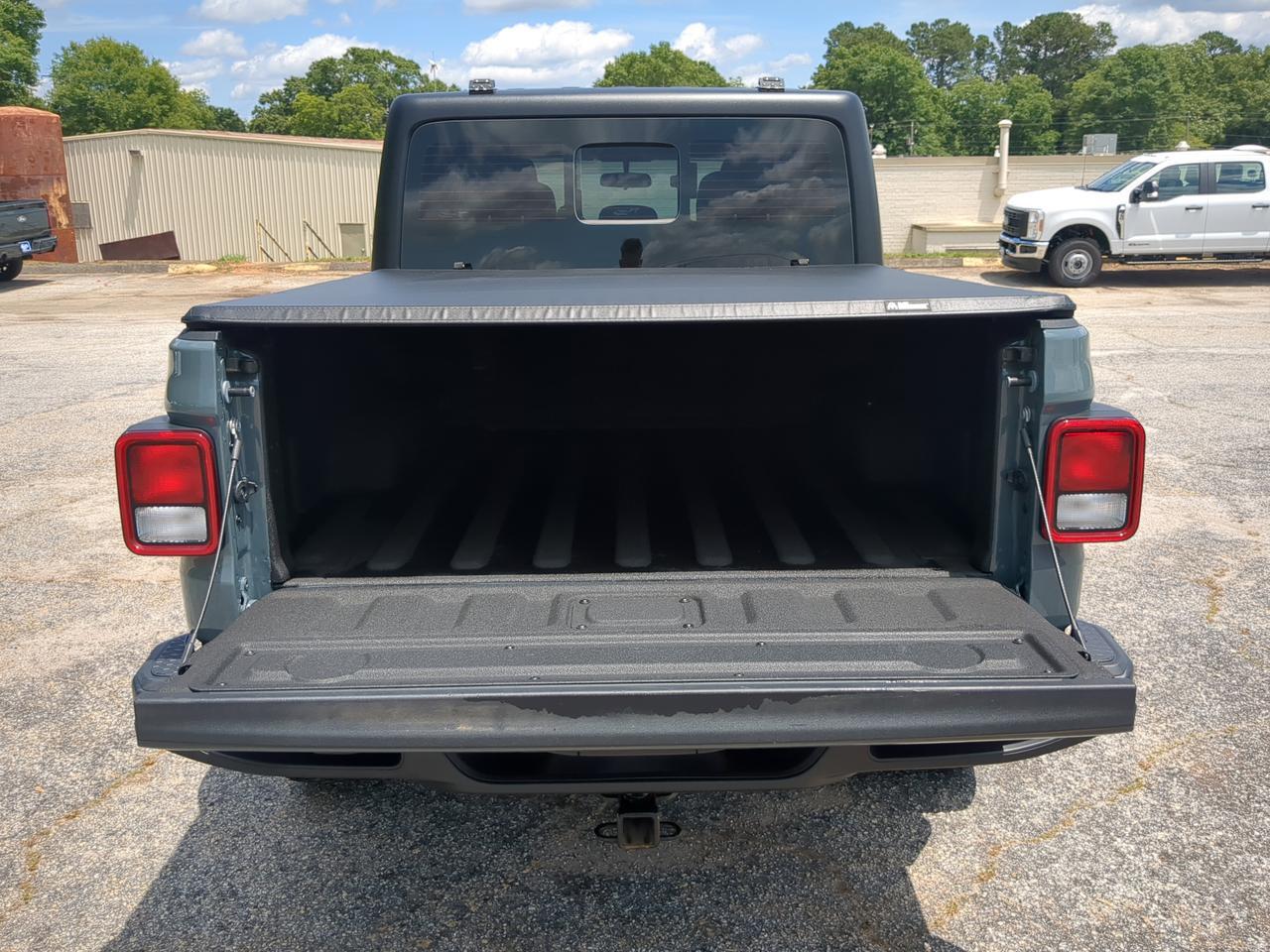 2024 Jeep Gladiator Sport Appleton WI