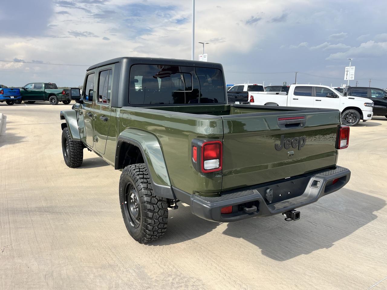 2024 Jeep Gladiator Sport S Castroville TX