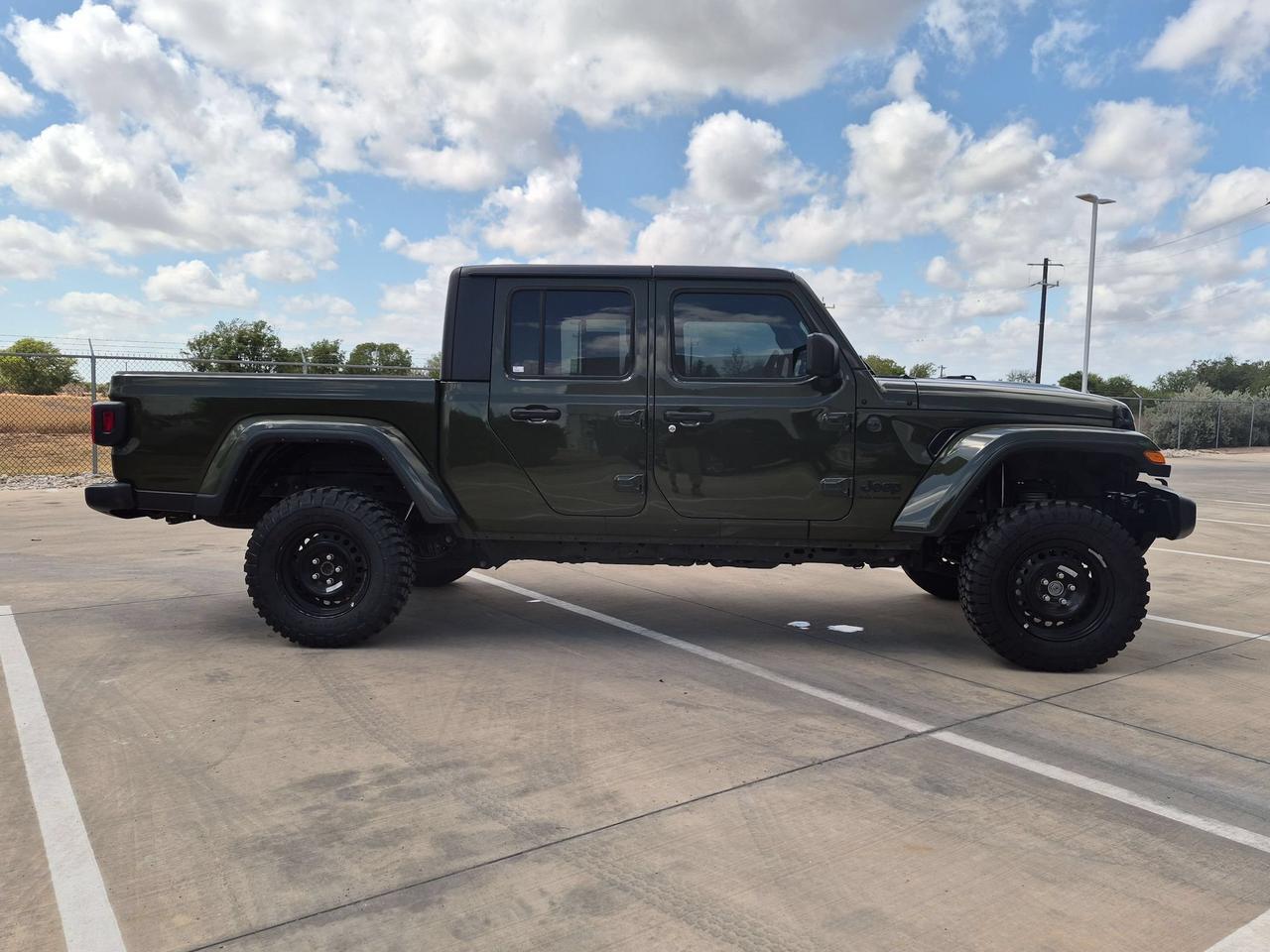2024 Jeep Gladiator Sport S
