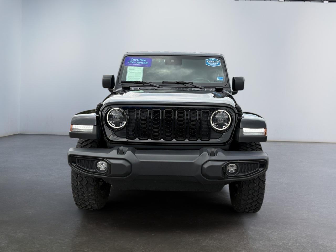 2024 Jeep Gladiator Willys, TOW PACKAGE, CAB ROCK RAILS, HEATED STEERING WHEEL & SEATS, AUTO START/STOP, PUSH BUTTON START, APPLE CARPLAY/ANDROID AUTO, ONLY 15K MILES, CLEAN CARFAX, BUILT TO BATTLE THE ROAD! Virginia Beach VA
