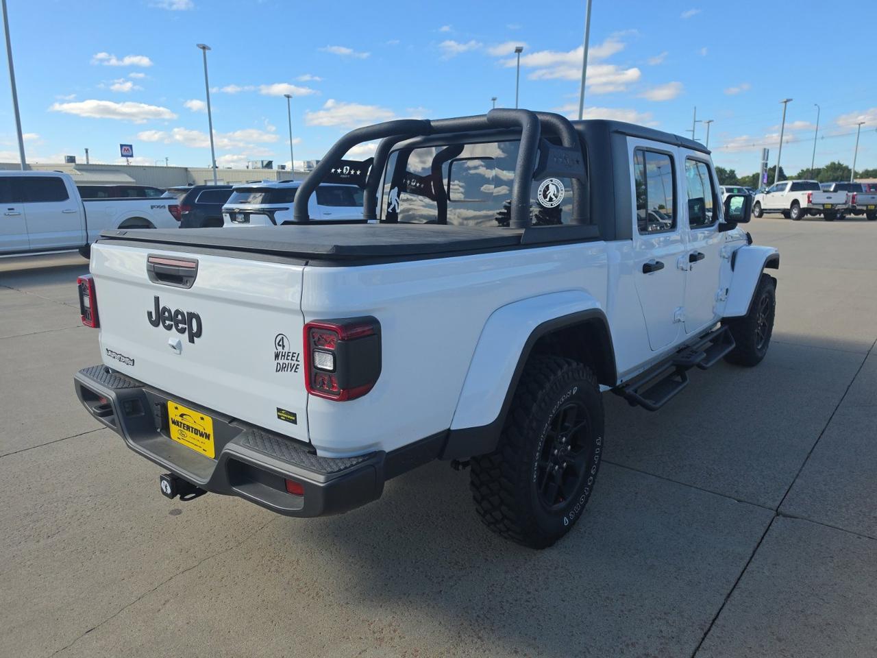 2024 Jeep Gladiator Willys Watertown SD