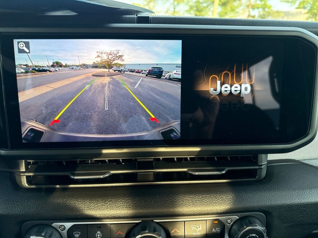 2024 Jeep Gladiator Willys Richmond VA