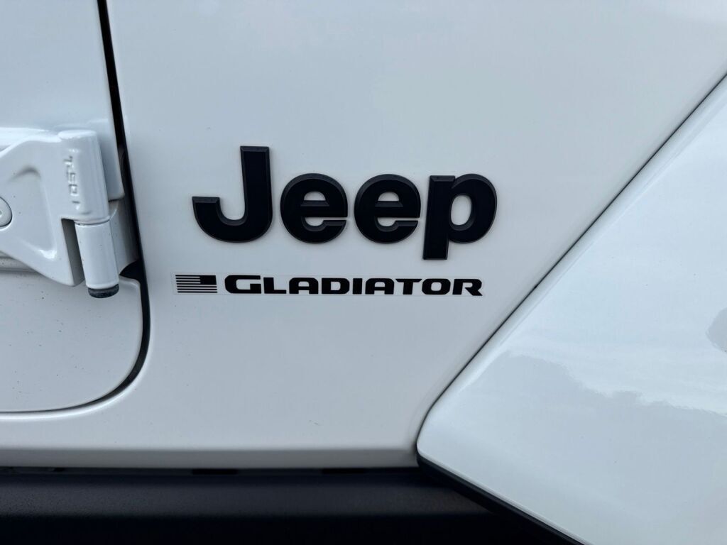 2024 Jeep Gladiator Willys Richmond VA