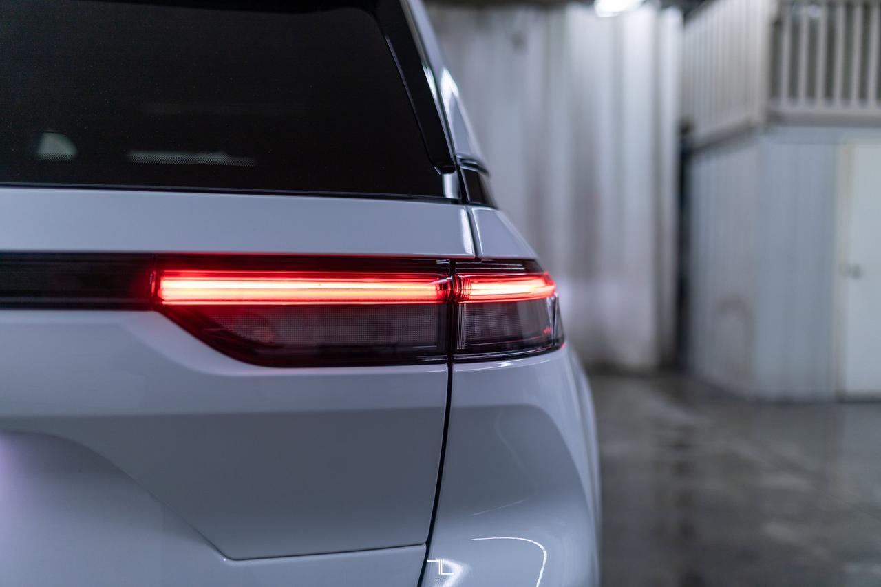 2024 Jeep Grand Cherokee 4x4 Altitude Leather Roof BCam Red Deer AB