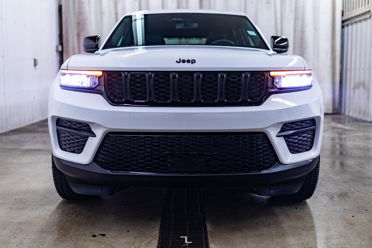 2024 Jeep Grand Cherokee 4x4 Altitude Leather Roof BCam Red Deer AB