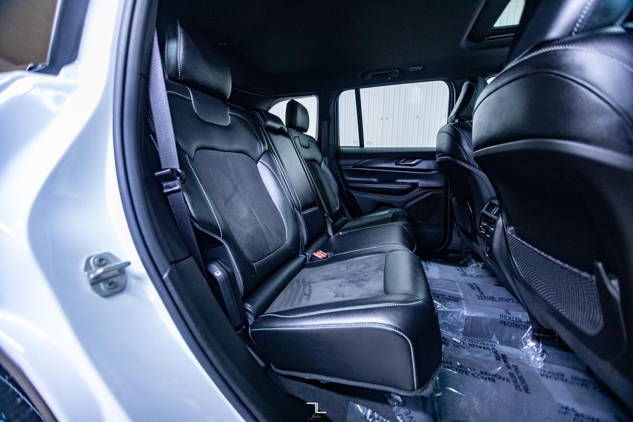 2024 Jeep Grand Cherokee 4x4 Altitude Leather Roof BCam Red Deer AB