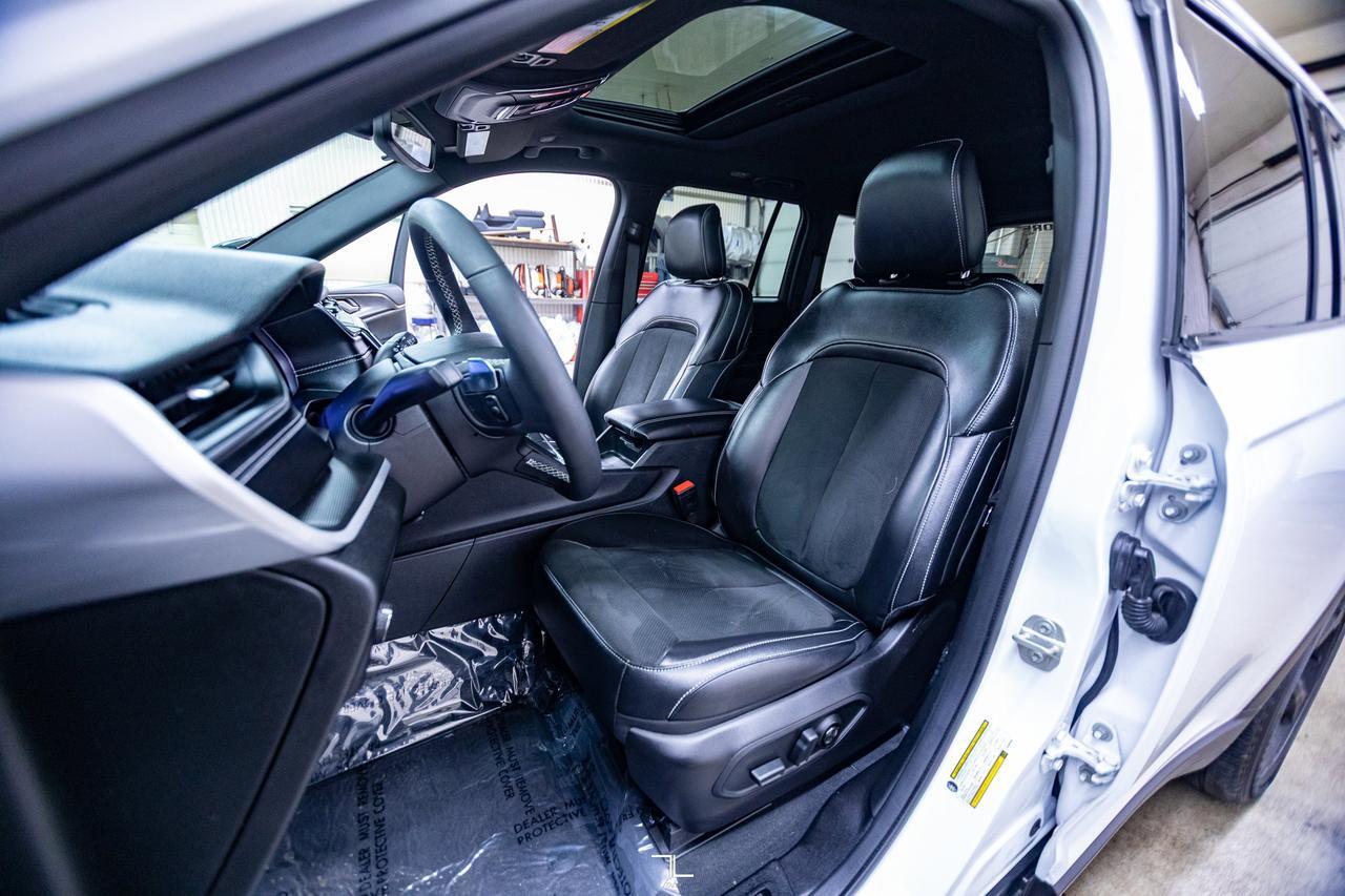 2024 Jeep Grand Cherokee 4x4 Altitude Leather Roof BCam Red Deer AB