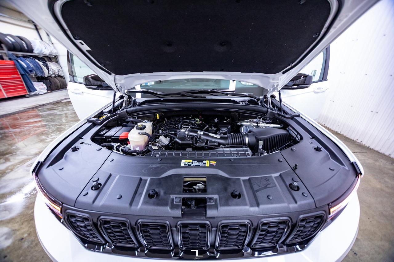 2024 Jeep Grand Cherokee 4x4 Altitude Leather Roof BCam Red Deer AB