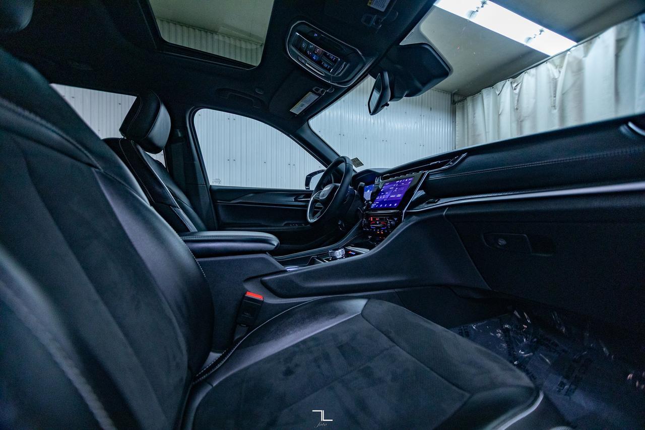 2024 Jeep Grand Cherokee 4x4 Altitude Leather Roof BCam Red Deer AB