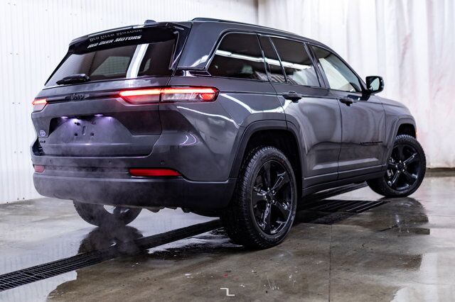 2024 Jeep Grand Cherokee 4x4 Altitude Leather Roof BCam Red Deer AB