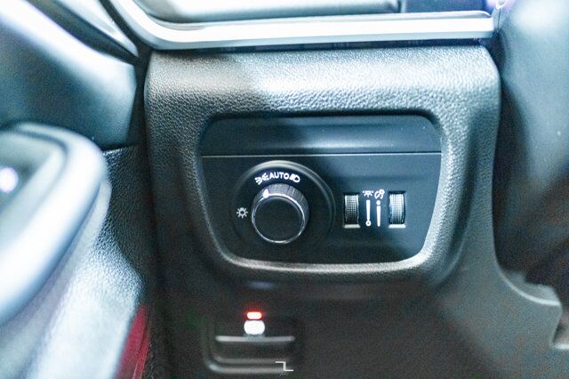 2024 Jeep Grand Cherokee 4x4 Altitude Leather Roof BCam Red Deer AB 2024 Jeep Grand Cherokee 4x4 Altitude Leather Roof BCam Red Deer AB