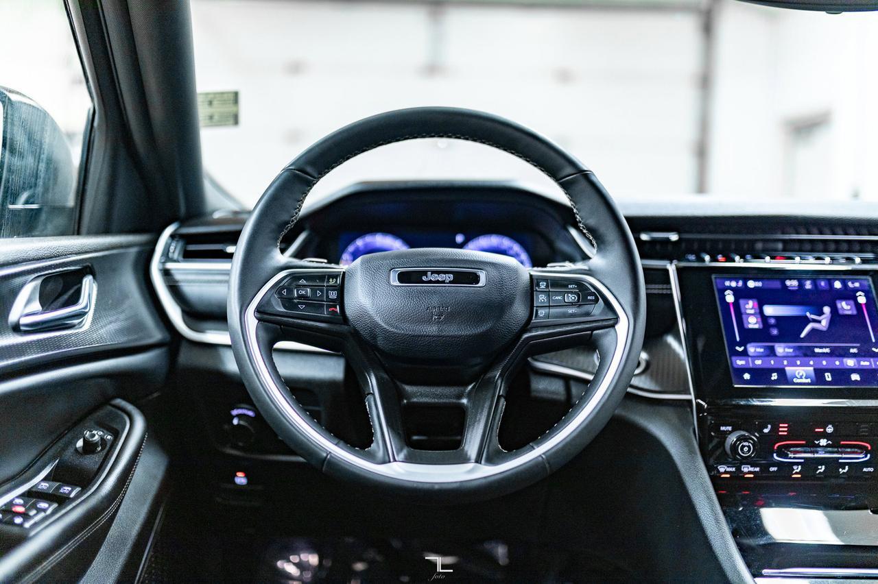 2024 Jeep Grand Cherokee 4x4 Laredo PSeat BCam Red Deer AB