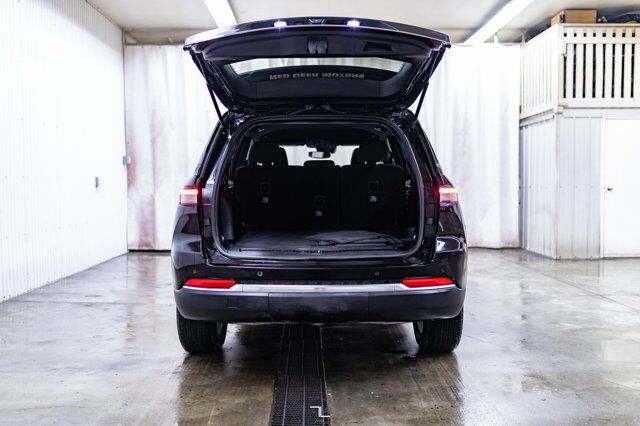 2024 Jeep Grand Cherokee 4x4 Laredo PSeat BCam Red Deer AB