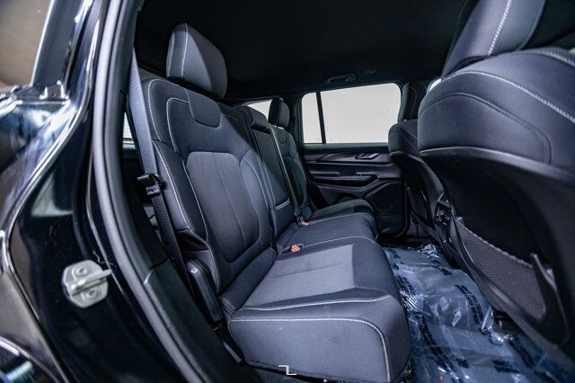 2024 Jeep Grand Cherokee 4x4 Laredo PSeat BCam Red Deer AB