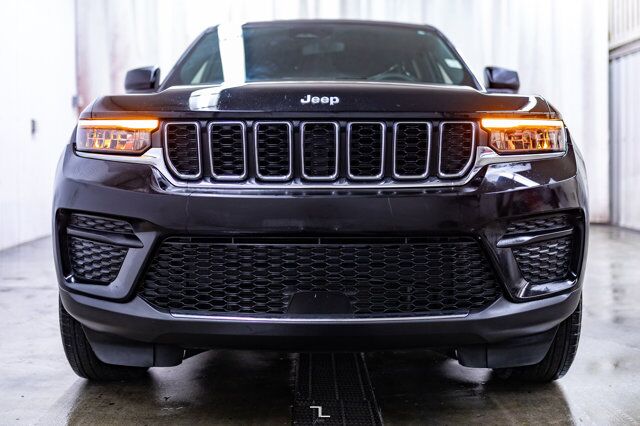 2024 Jeep Grand Cherokee 4x4 Laredo PSeat BCam Red Deer AB