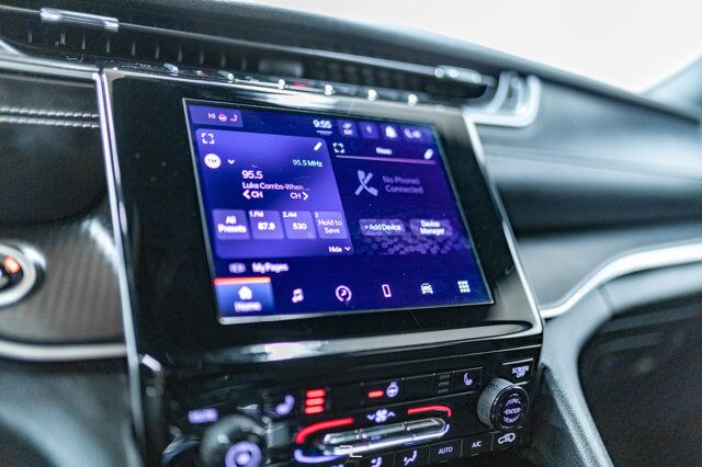 2024 Jeep Grand Cherokee 4x4 Laredo PSeat BCam Red Deer AB