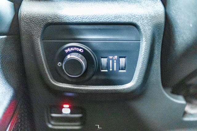 2024 Jeep Grand Cherokee 4x4 Laredo PSeat BCam Red Deer AB