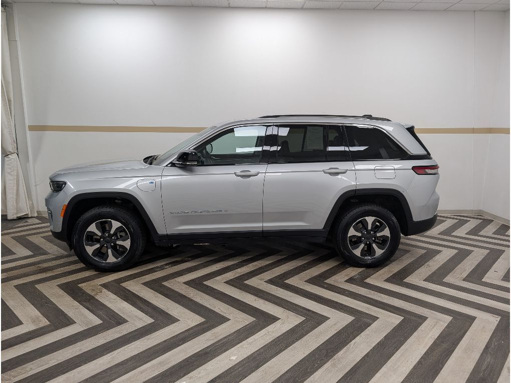 2024 Jeep Grand Cherokee 4xe 4xe Plug-in Hybrid Electric (PHEV)