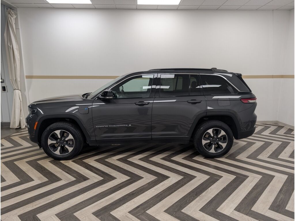 2024 Jeep Grand Cherokee 4xe 4xe Plug-in Hybrid Electric (PHEV)