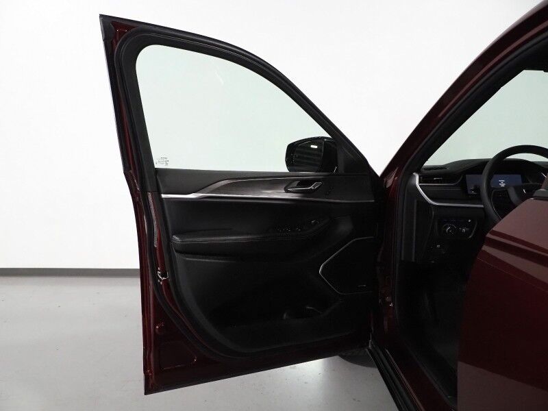 2024 Jeep Grand Cherokee 4xe *NAVIGATION, ADAPTIVE CRUISE, SAFETY ALERTS, BACKUP-CAMERA, COLOR TOUCHSCREEN, PANORAMA MOOROOF, HEATED SEATS/STEERING, REMOTE START, ALPINE AUDIO, WIRELESS CHARGING, ANDROID & APPLE Round Rock TX