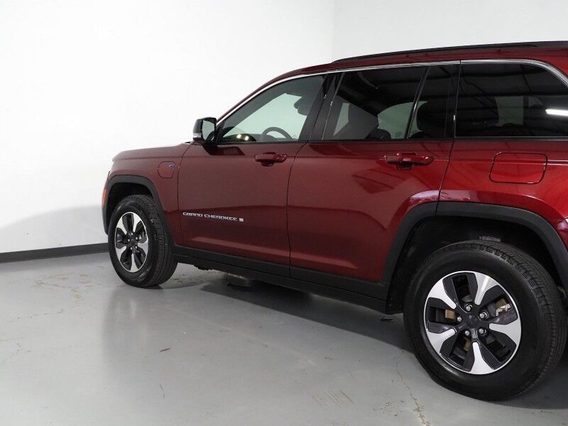 2024 Jeep Grand Cherokee 4xe *NAVIGATION, ADAPTIVE CRUISE, SAFETY ALERTS, BACKUP-CAMERA, COLOR TOUCHSCREEN, PANORAMA MOOROOF, HEATED SEATS/STEERING, REMOTE START, ALPINE AUDIO, WIRELESS CHARGING, ANDROID & APPLE Round Rock TX