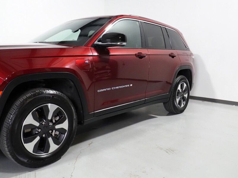 2024 Jeep Grand Cherokee 4xe *NAVIGATION, ADAPTIVE CRUISE, SAFETY ALERTS, BACKUP-CAMERA, COLOR TOUCHSCREEN, PANORAMA MOOROOF, HEATED SEATS/STEERING, REMOTE START, ALPINE AUDIO, WIRELESS CHARGING, ANDROID & APPLE Round Rock TX