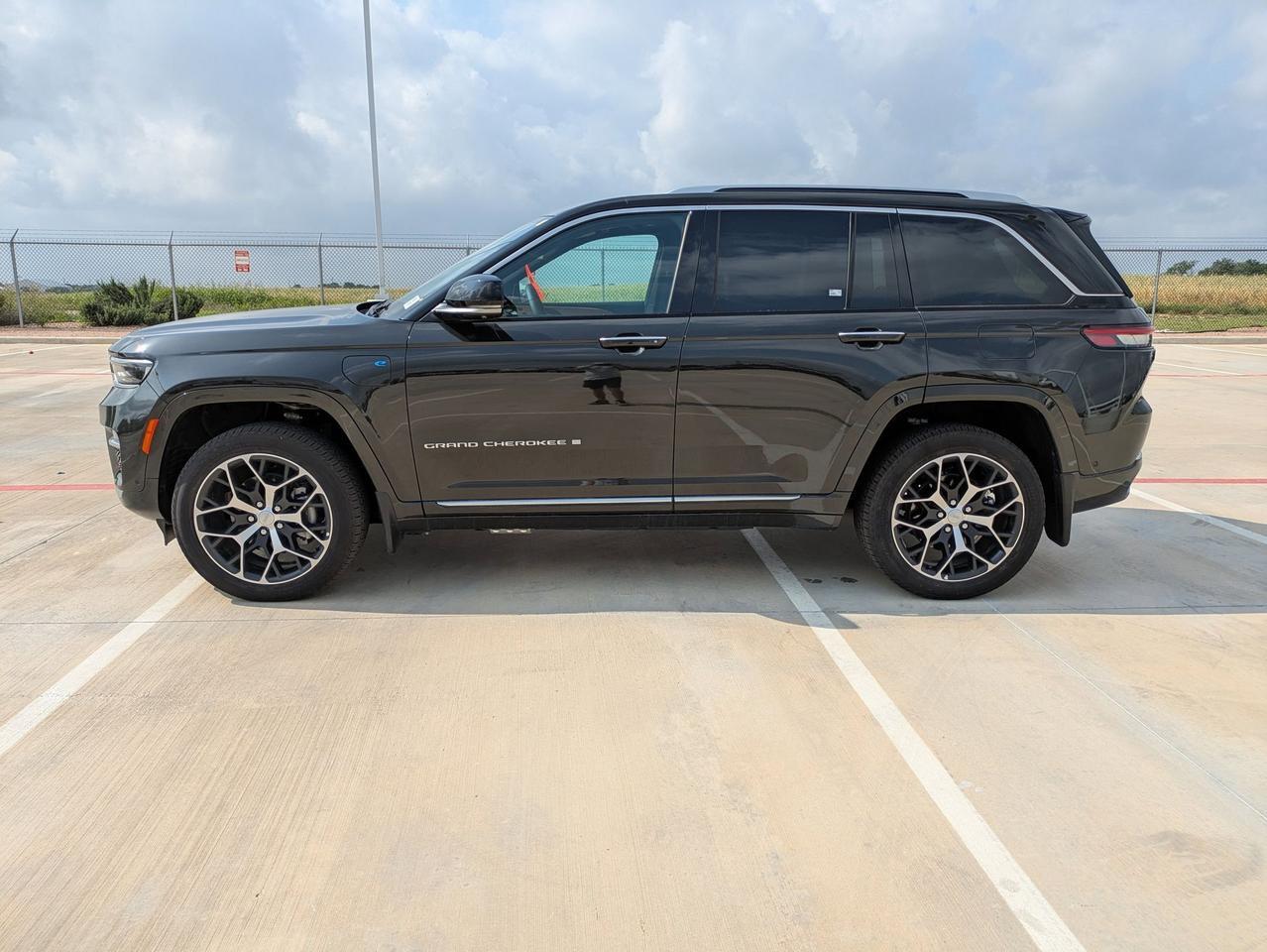 2024 Jeep Grand Cherokee 4xe Summit Reserve Castroville TX