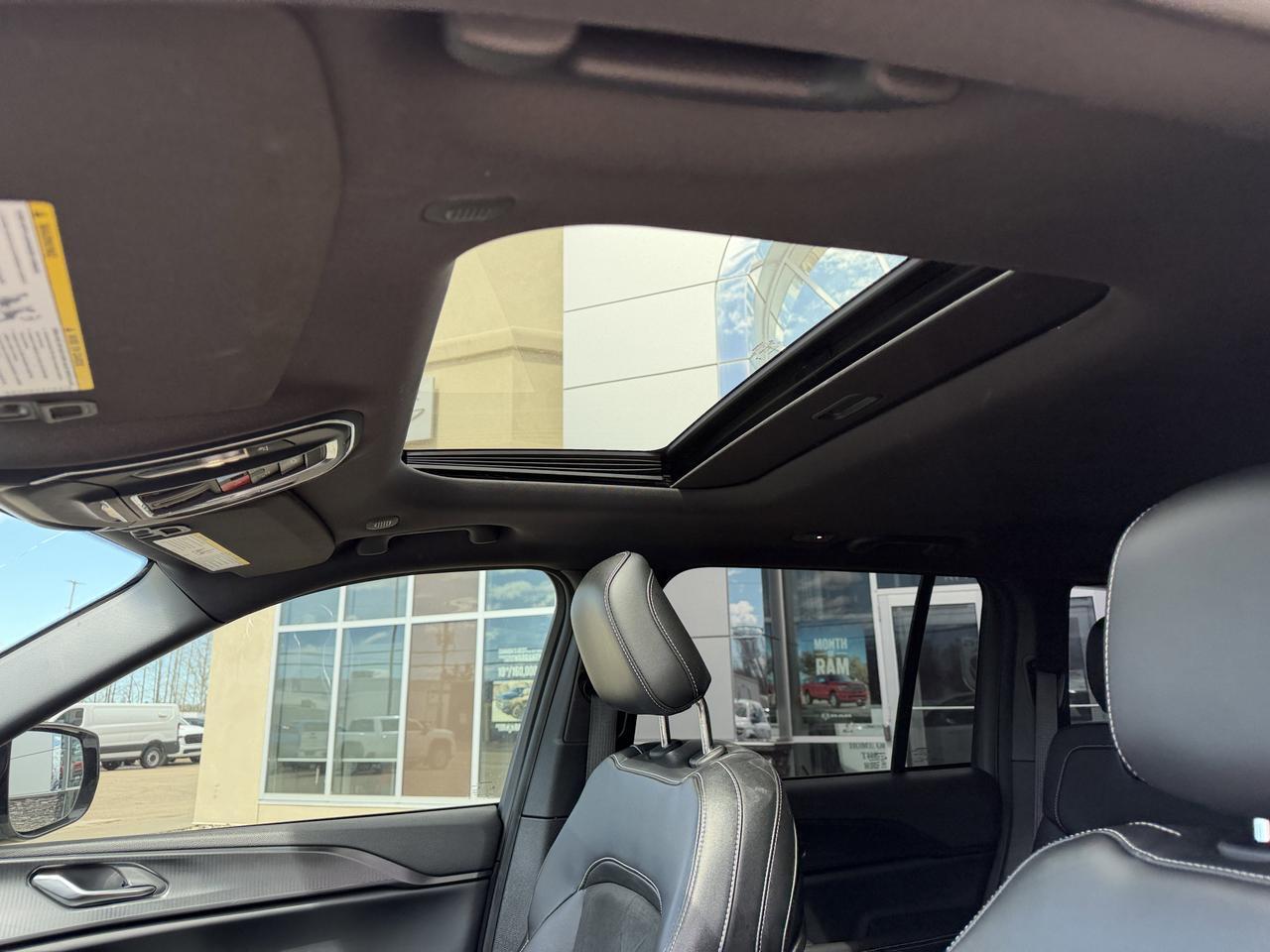 2024 Jeep Grand Cherokee Altitude 4WD | V6 | Power Sunroof | Heated Leatherette Seats | 20IN Gloss Black Wheels Redwater AB
