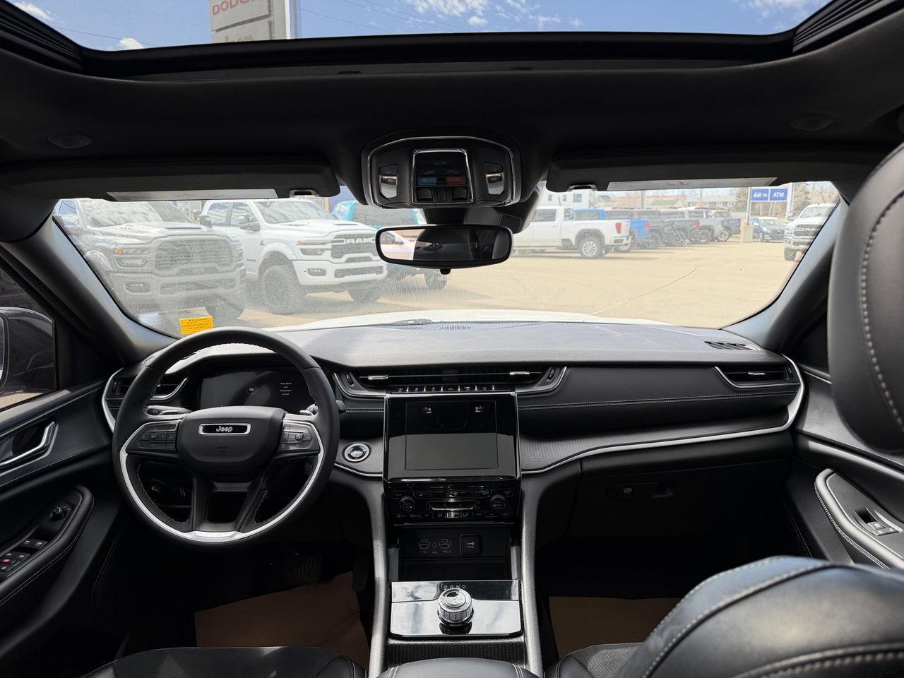 2024 Jeep Grand Cherokee Altitude 4WD | V6 | Power Sunroof | Heated Leatherette Seats | 20IN Gloss Black Wheels Redwater AB