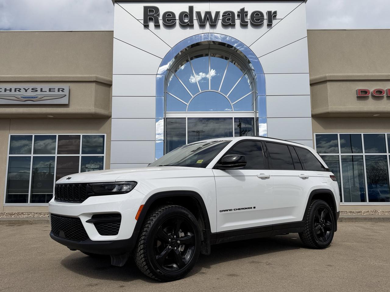 2024 Jeep Grand Cherokee Altitude 4WD | V6 | Power Sunroof | Heated Leatherette Seats | 20IN Gloss Black Wheels