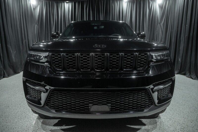 2024 Jeep Grand Cherokee Altitude 4x2 SUV
