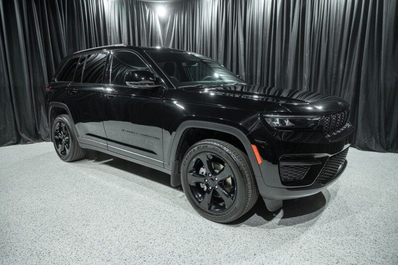 2024 Jeep Grand Cherokee Altitude 4x2 SUV