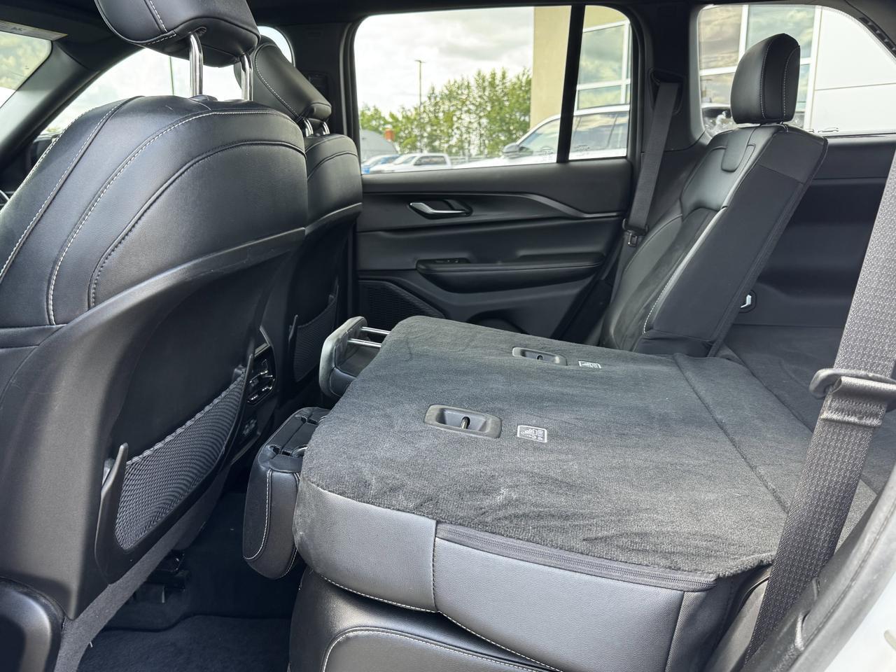 2024 Jeep Grand Cherokee Altitude 4x4 | Low KMs | V6 | Capri Leather | Remote Start | Sunroof | 5 Passenger Redwater AB