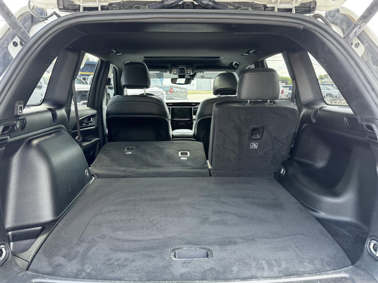 2024 Jeep Grand Cherokee Altitude 4x4 | Low KMs | V6 | Capri Leather | Remote Start | Sunroof | 5 Passenger Redwater AB