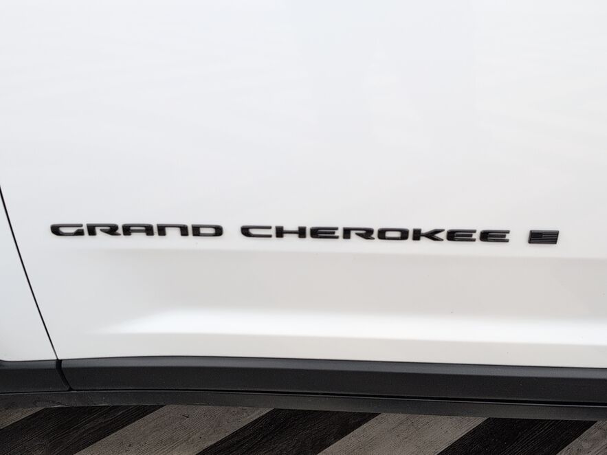 2024 Jeep Grand Cherokee Altitude Bozeman MT