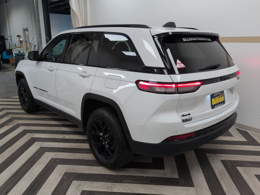 2024 Jeep Grand Cherokee Altitude Bozeman MT