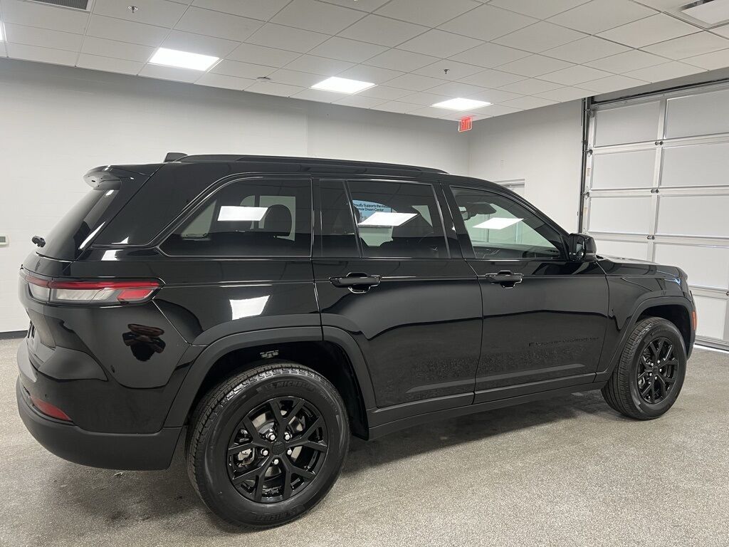 2024 Jeep Grand Cherokee Altitude Highlands Ranch CO