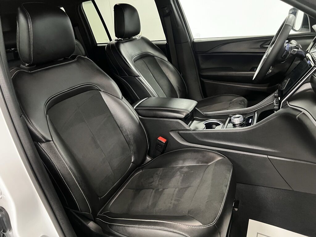 2024 Jeep Grand Cherokee Altitude Highlands Ranch CO