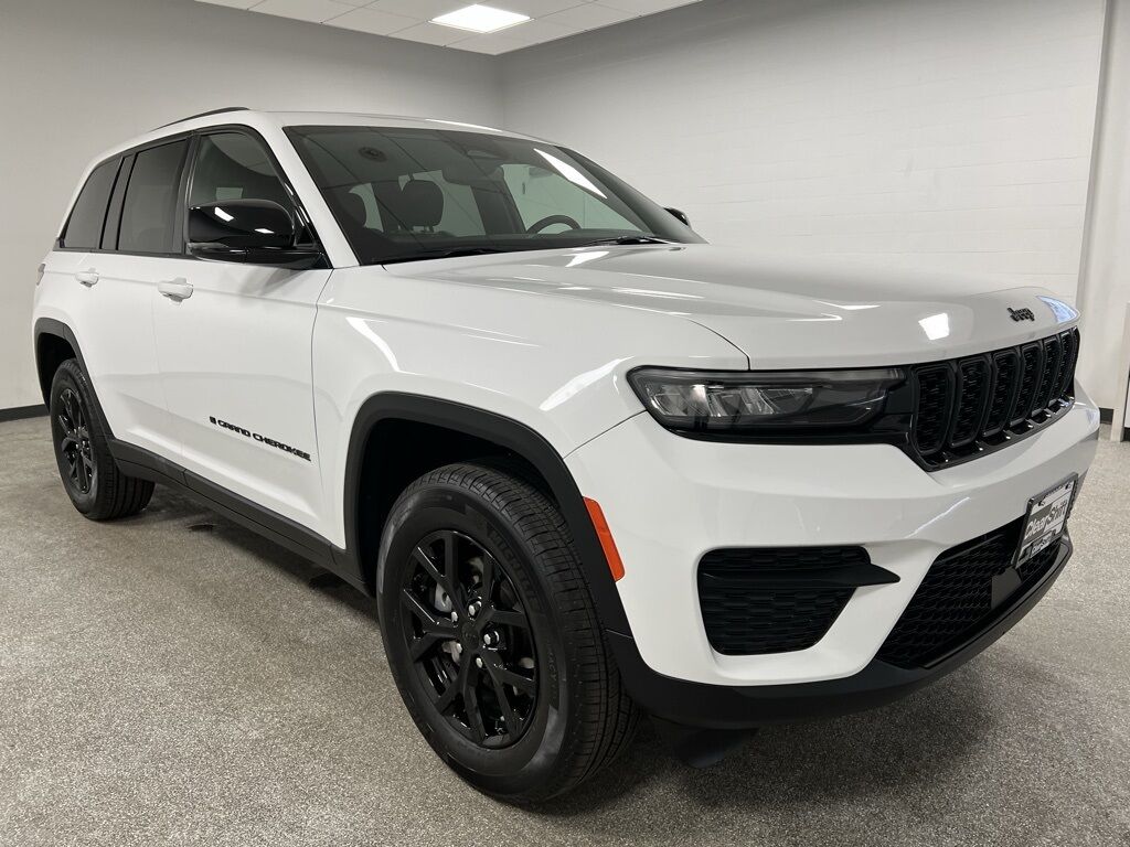 2024 Jeep Grand Cherokee Altitude Highlands Ranch CO