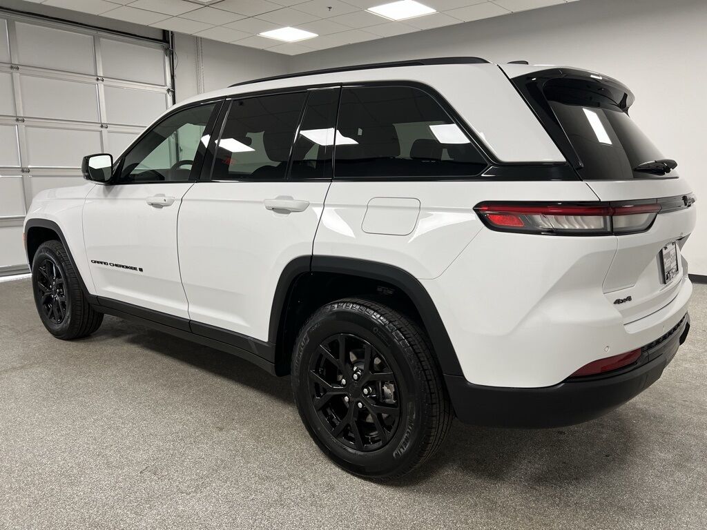 2024 Jeep Grand Cherokee Altitude Highlands Ranch CO