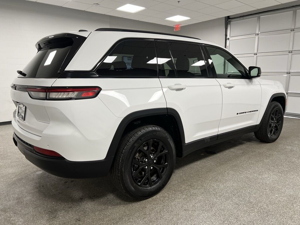 2024 Jeep Grand Cherokee Altitude Highlands Ranch CO