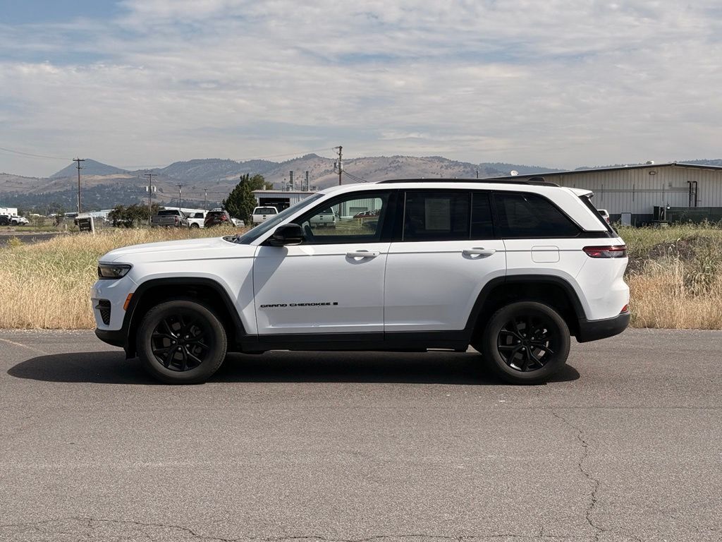 2024 Jeep Grand Cherokee Altitude Klamath Falls OR