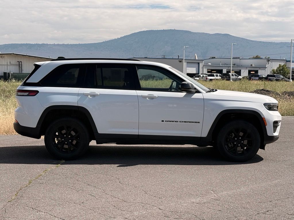 2024 Jeep Grand Cherokee Altitude Klamath Falls OR