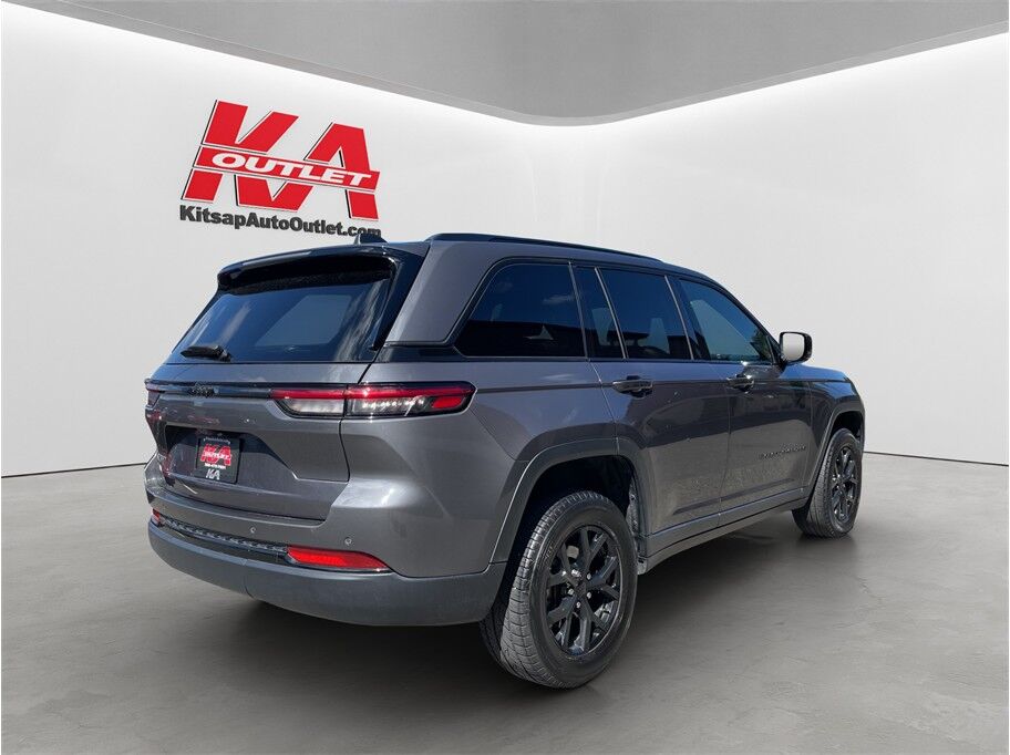 2024 Jeep Grand Cherokee Altitude Sport Utility 4D