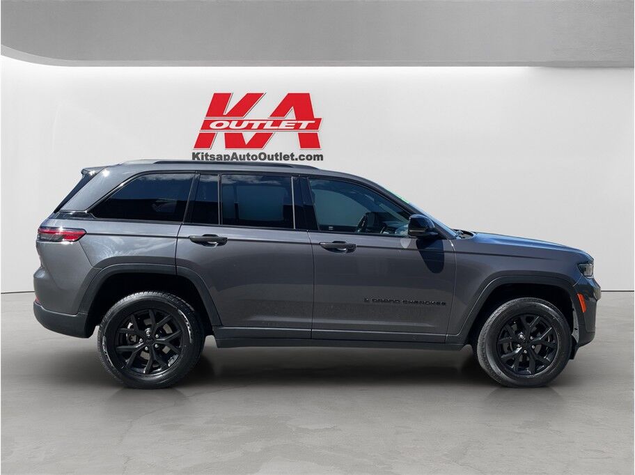 2024 Jeep Grand Cherokee Altitude Sport Utility 4D