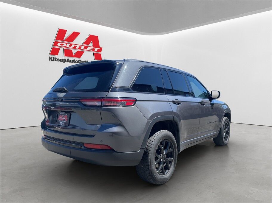 2024 Jeep Grand Cherokee Altitude Sport Utility 4D