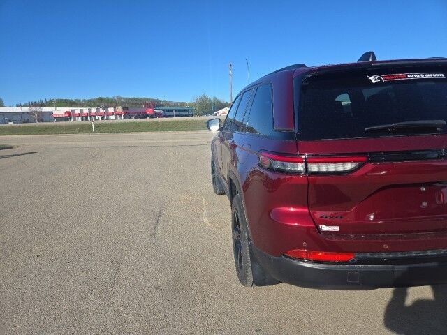 2024 Jeep Grand Cherokee Altitude Whitecourt AB