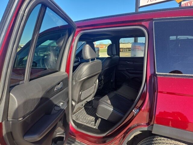 2024 Jeep Grand Cherokee Altitude Whitecourt AB