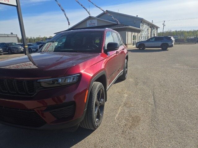 2024 Jeep Grand Cherokee Altitude Whitecourt AB